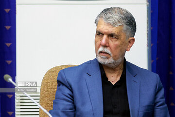 تقدیر وزیر فرهنگ از کارکنان اسکله شهید رجایی بندرعباس