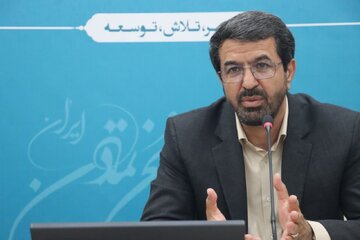 استاندار همدان: ایجاد اشتغال پایدار و توجه به کارگران در اولویت قرار دارد