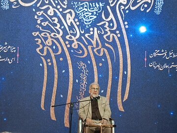 پیراهن امام حسین(ع) بهترین نماد شیعه است/ همه پیروزی‌ها از عاشوراست