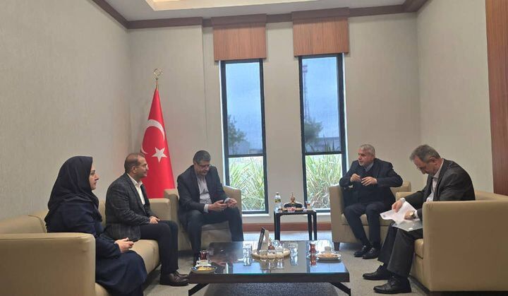 وزير التراث الثقافي الايراني يصل الى ترکیا وزير التراث الثقافي الايراني يصل الى ترکیا