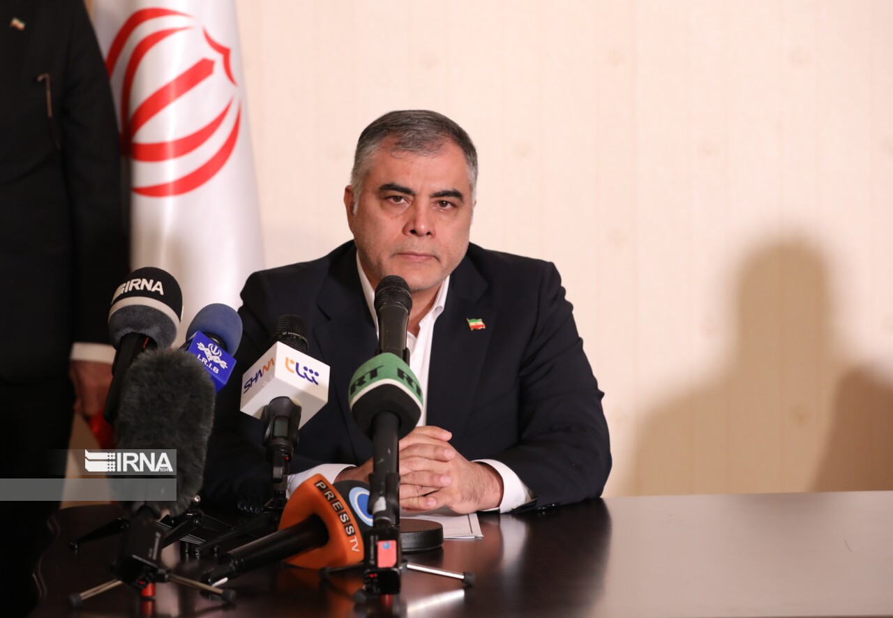 وزير النفط الإيراني يعلن اكتشاف احتياطي ضخم من الغاز والنفط في البلاد وزير النفط الإيراني يعلن اكتشاف احتياطي ضخم من الغاز والنفط في البلاد