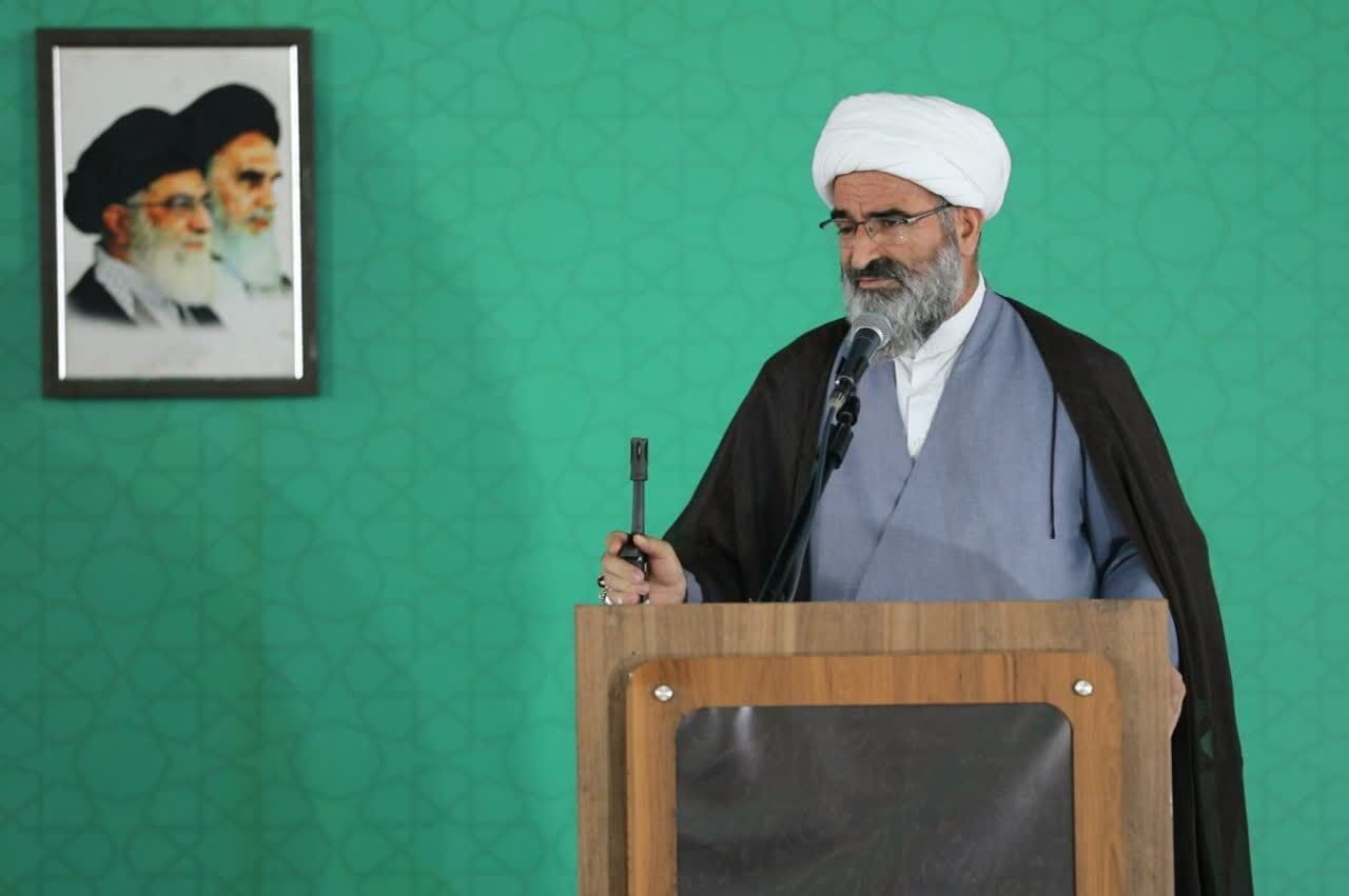 امام جمعه سمنان: حادثه دلخراش بندر شهیدرجایی به صحنه همدلی ملت تبدیل شد