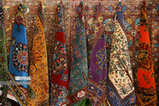 Le tapis persan, témoin intemporel de l'Histoire, du Vatican aux rois