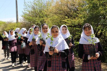 نهالستان کودک در منطقه جنگلی فندقلو نمین ایجاد شد