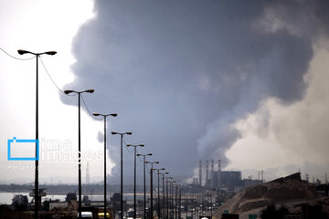 Explosión en el puerto Shahid Rayaei