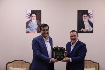 فوکس: دختران موی‌تای ایران حرف‌های زیادی برای گفتن دارند