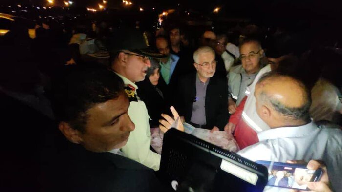 انفجار در بندر شهید رجایی/ به گفته وزیر کشور اولویت اول، حفظ جان هموطنان و موضوع امداد و نجات و در عین حال، اطفای حریق و جلوگیری از سرایت آتش به بقیه نقاط و بررسی علل این حادثه مد نظر است