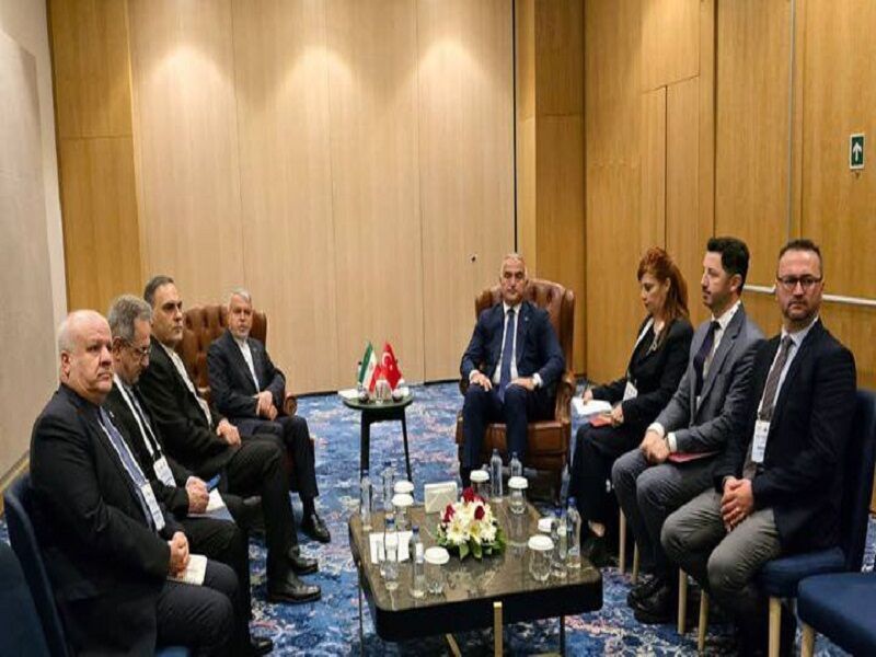 وزير التراث الثقافي الايراني: يجب ان يتوطد الجسر الثقافي بين إيران وتركيا بتنمية السياحة وزير التراث الثقافي الايراني: يجب ان يتوطد الجسر الثقافي بين إيران وتركيا بتنمية السياحة