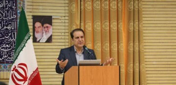 استاندار ایلام: مدیران با اخلاق‌مداری، اعتماد مردم را تقویت کنند