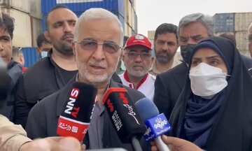 وزیر کشور: ۸۰ درصد عملیات مهار آتش در بندر شهید رجایی انجام شده است + فیلم