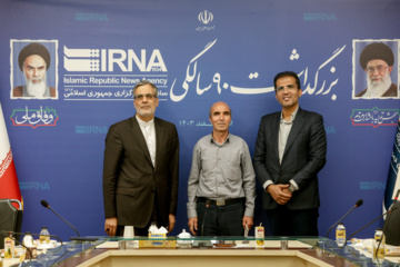 تقدیر از نیروهای خدماتی به مناسبت روز کارگر