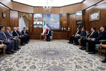 عارف: توسعه روابط اقتصادی ایران و تونس نیازمند اقدامات جدی است