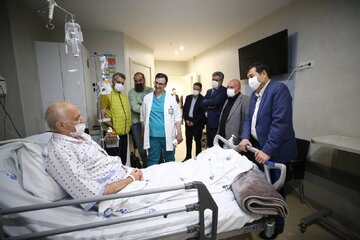 عیادت وزیر ورزش و جوانان از چهره ماندگار بسکتبال ایران
