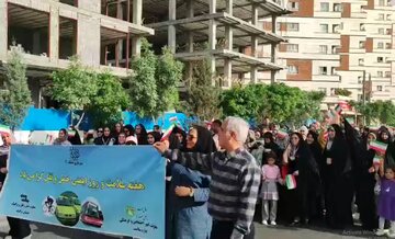 همایش پیاده‌روی خانوادگی جشن بزرگ سلامت در شهرری برگزار شد +فیلم