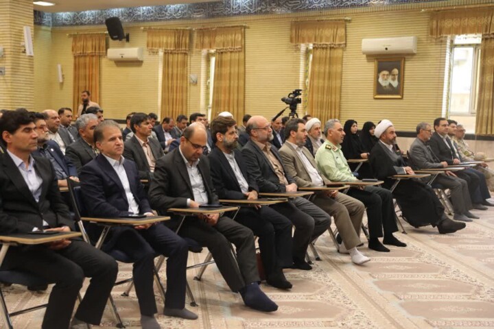 استاندار ایلام: مدیران با اخلاقمداری، اعتماد مردم را تقویت کنند