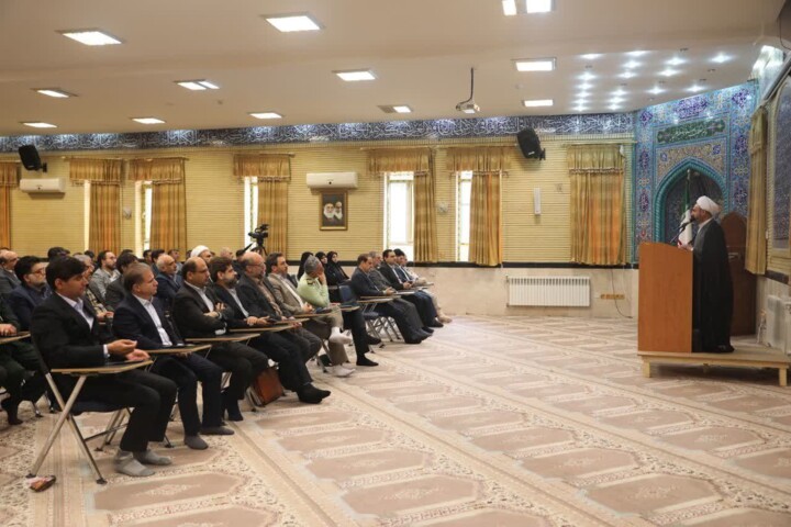استاندار ایلام: مدیران با اخلاق‌مداری، اعتماد مردم را تقویت کنند