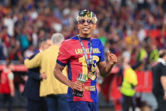 جنجالهای بیرانوند و خلیلزاده علیه قهرمانی تراکتور در روز قهرمانی زودهنگام لیورپول