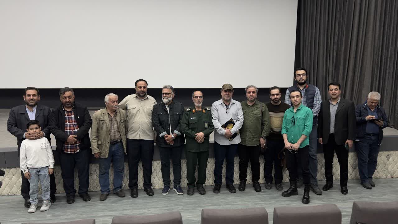 اکران مردمی فیلم سینمایی «پیشمرگ» در تبریز اکران مردمی فیلم سینمایی «پیشمرگ» در تبریز