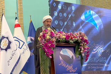 شاهد تفسیر به رای بازیگران غربی از حقوق بشر هستیم