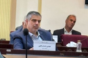 استاندار مرکزی: ورزشگاه‌ها بستری مناسب برای ارتباط با نسل جوان است