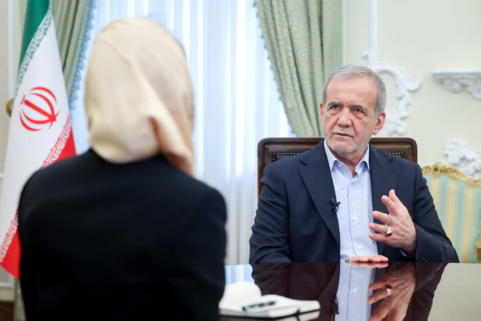 Azərbaycan Respublikasındakı qardaş-bacılarımızı bütün vücudumuzla sevirik