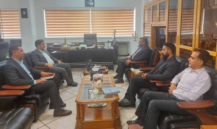 کتابخانه مرکزی شیراز در یک مرحله