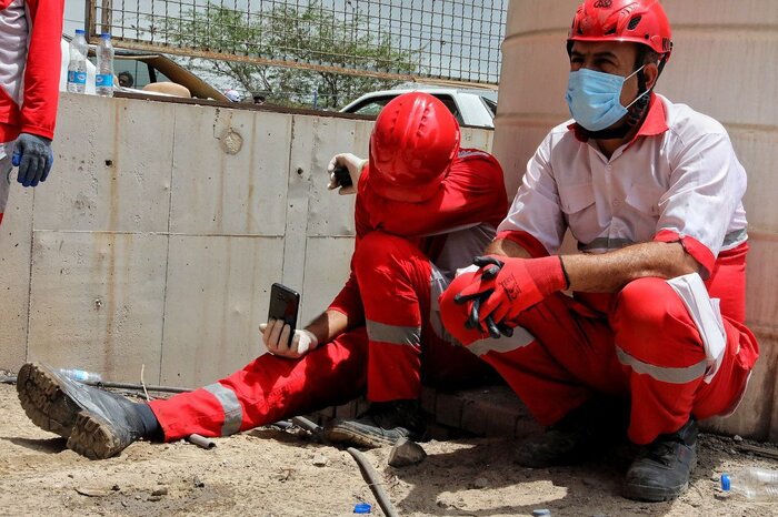 امدادگرانی که به دل آتش زدند/ به شما افتخار میکنیم