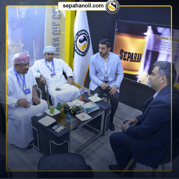 بازدید استاندار اصفهان از غرفه شرکت نفت سپاهان در نمایشگاه ایران اکسپو