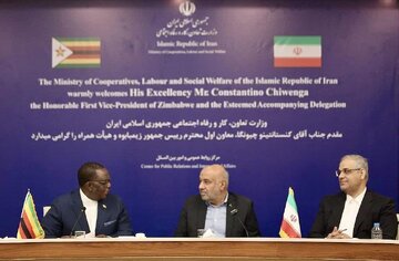 تمایل زیمبابوه برای احداث کارخانه تولید تراکتور توسط ایران