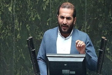نماینده پیرانشهر: بروکراسی پیچیده اداری مانع اصلی توسعه کشور است
