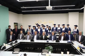 اعطای گواهینامه‌های اولین دوره عالی مدیریت کسب‌وکار در دانشگاه امیرکبیر