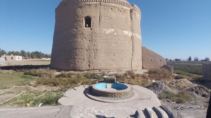 کبوترخانه بزرگ اژیه اصفهان در آستانه ویرانی