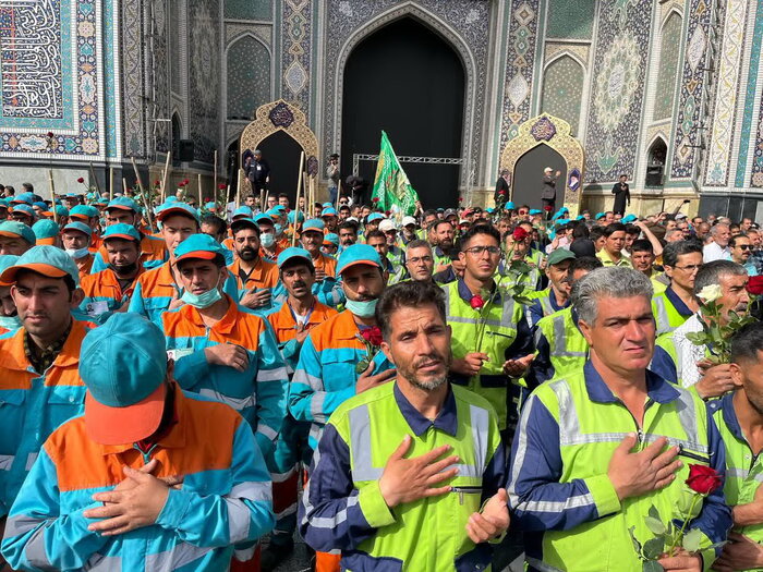 خادمان شهری در مشهد از امام مهربانی‌ها اذن خدمت گرفتند