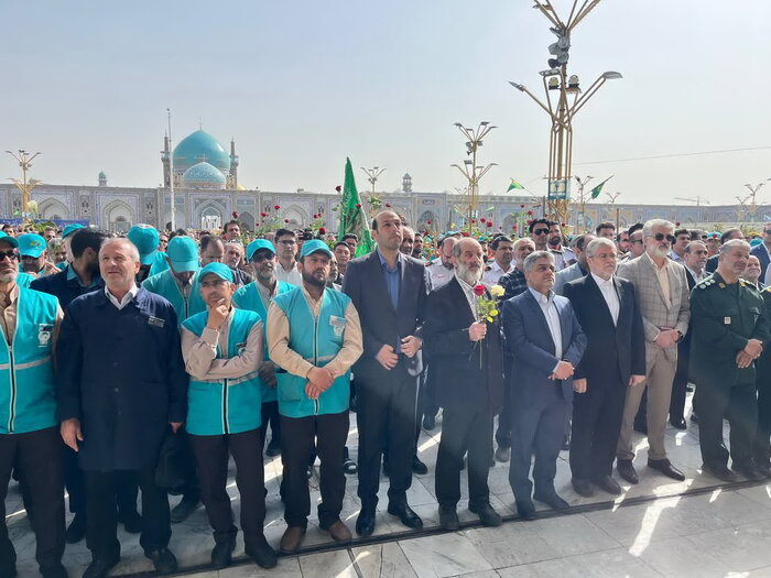 خادمان شهری در مشهد از امام مهربانی‌ها اذن خدمت گرفتند