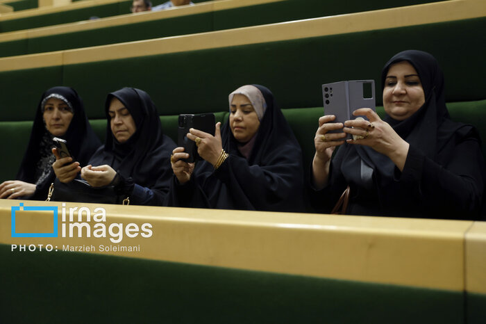 مونتاژ در روز/تأمل در یک برنامه دو جانبه برای واکنش به رفتار هیئت.