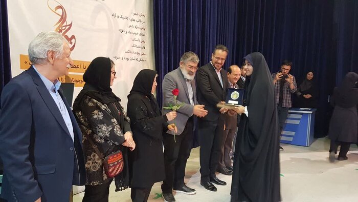 معرفی نفرات برتر جشنواره ملی شعر و داستان استاد محبت در کرمانشاه