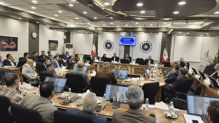نشست معاون وزیر صمت با فعالان اقتصادی زنجان