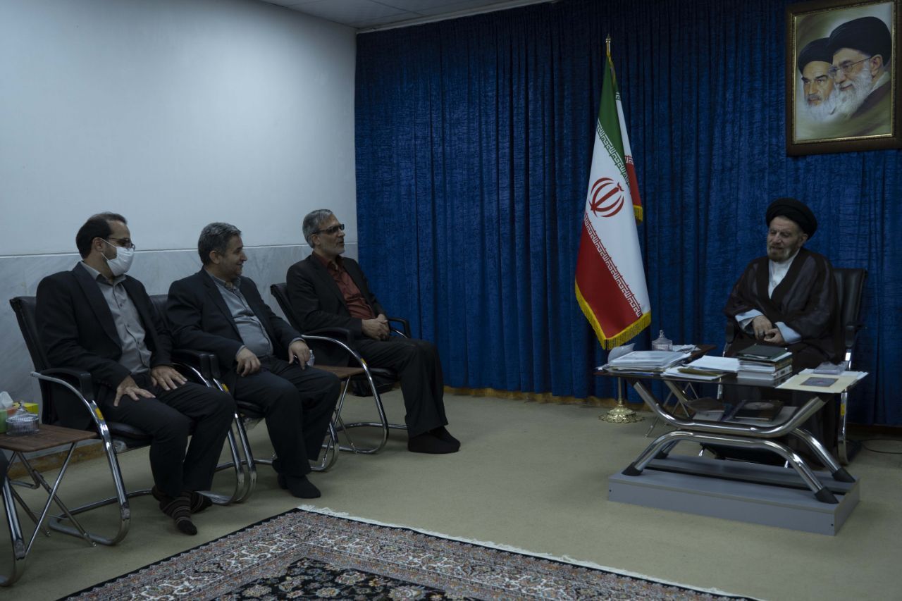 پرهیز از تهران زدگی و سیاست زدگی از رویکردهای جدید ایرناست