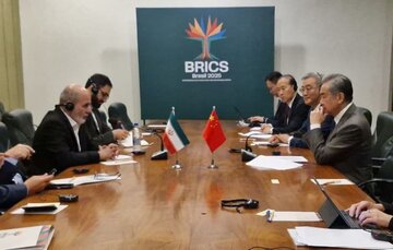 Ahmediyan: İran, ABD ile yürüttüğü müzakereler hakkında stratejik müttefiklerini bilgilendiriyor