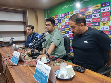 اخباری: قطع ارتباط داور ویدئویی حق چادرملو را ضایع کرد؛ مقصران جوابگو باشند + فیلم