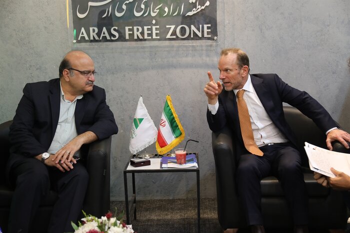 دیدار سفیر استرالیا با معاون اقتصادی منطقه ازاد ارس