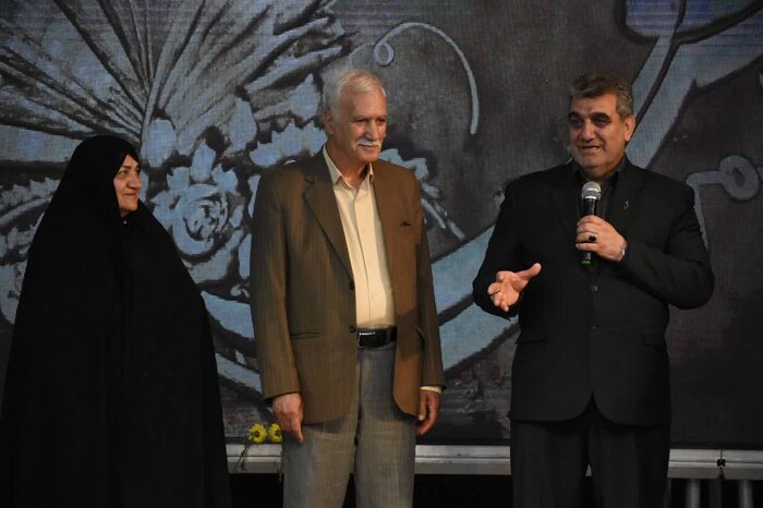 مدیرکل آموزش و پرورش سمنان: معلمان ایثارگران عرصه تعلیم و تربیت هستند