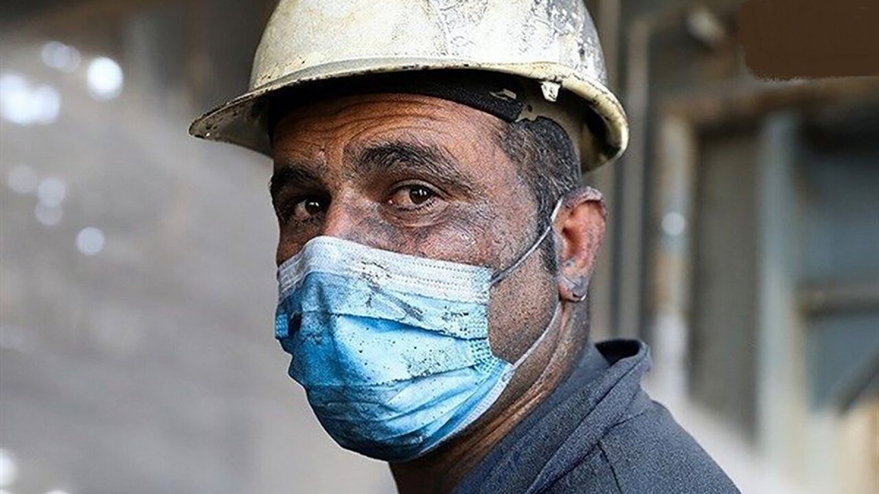 کارگری؛ زندگیِ با ماسک اکسیژن