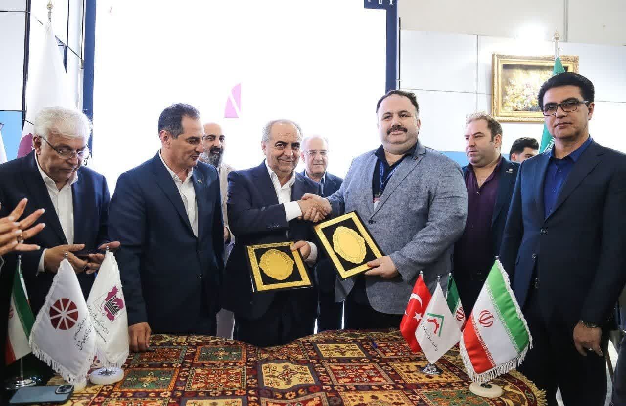 امضای تفاهم نامه همکاری بین خانه صنعت آذربایجان شرقی و تولید کنندگان شهر قونیه ترکیه امضای تفاهم نامه همکاری بین خانه صنعت آذربایجان شرقی و تولید کنندگان شهر قونیه ترکیه