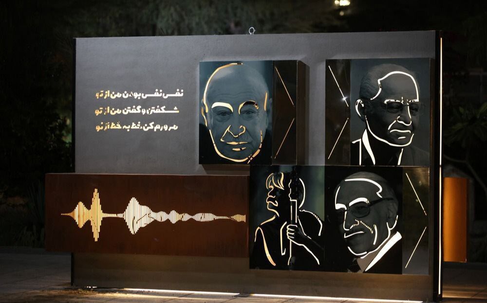 رونمایی از المان هنری «هفت آینه هنر» در گذر هنرمندان کیش
