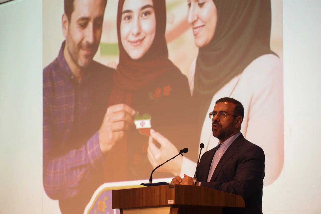 استاندار فارس: انقلاب اسلامی، فرصت نقش آفرینی زنان در جامعه را فراهم کرد