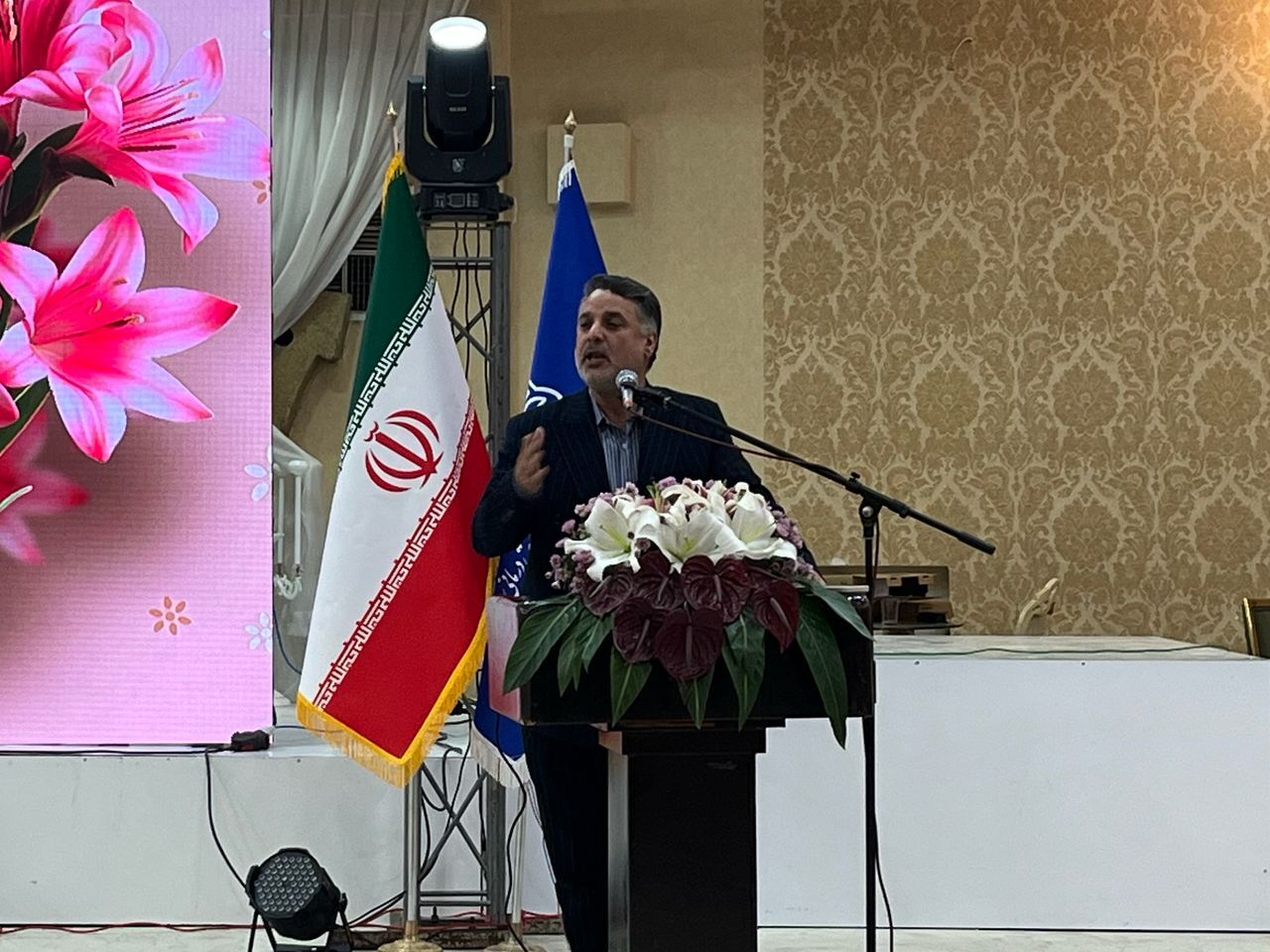 معاون وزیر بهداشت: سرمایه‌گذاری در علم کلید توسعه پایدار است