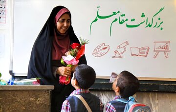 استاندار خراسان جنوبی: تعالی و ترقی جامعه مرهون تلاش‌های معلمان است