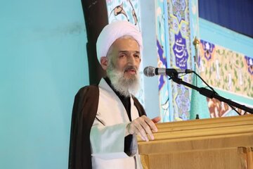امام جمعه ساری: مازندرانی ها در حادثه بندر شهید رجایی با مردم جنوب کشور همدرد هستند