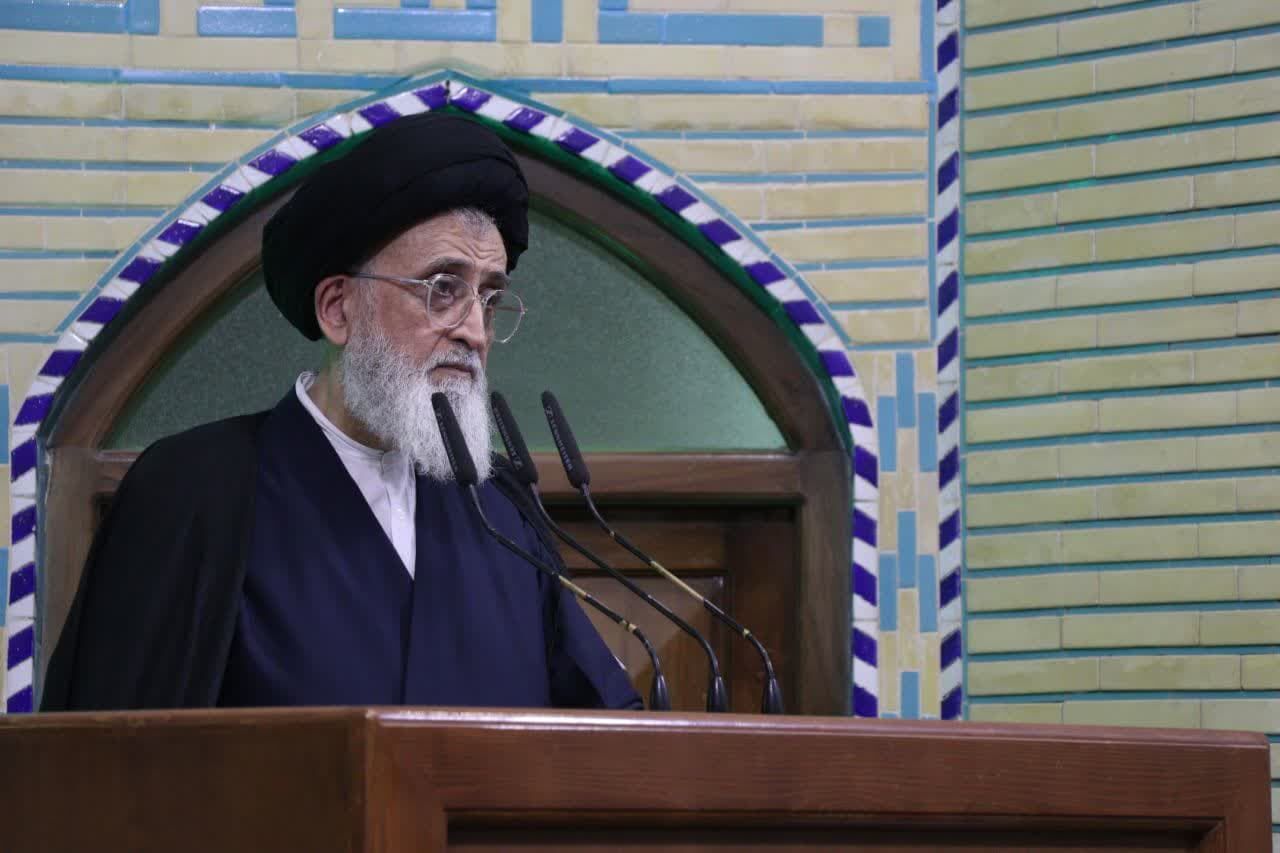 امام جمعه موقت یزد: تیم مذاکره کننده با دقت و قدرت به کار خود ادامه دهد